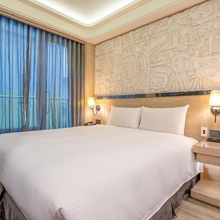 Quarantine Hotel l Guide Hotel Taichung Ziyou Esterno foto