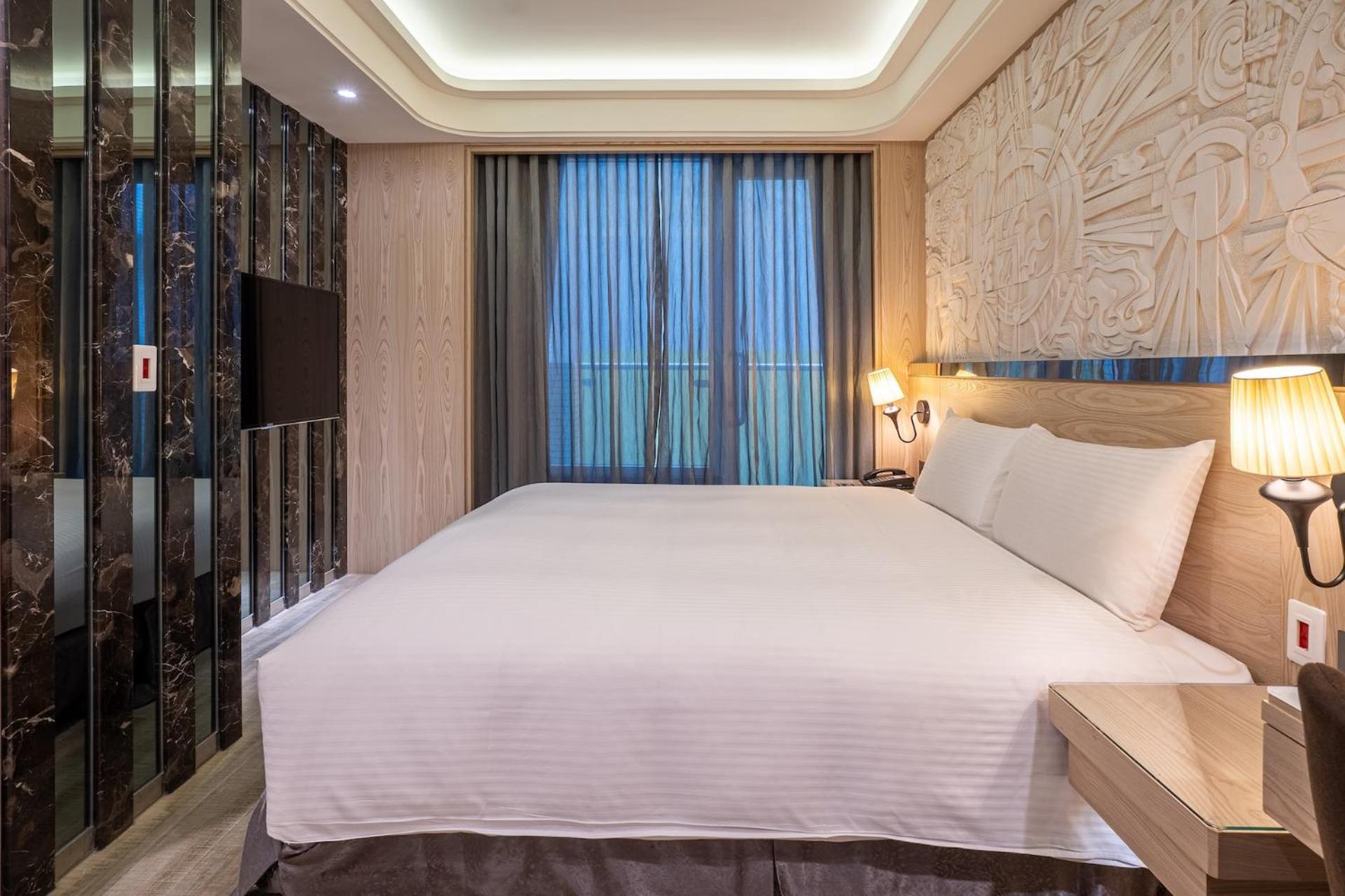 Quarantine Hotel l Guide Hotel Taichung Ziyou Esterno foto