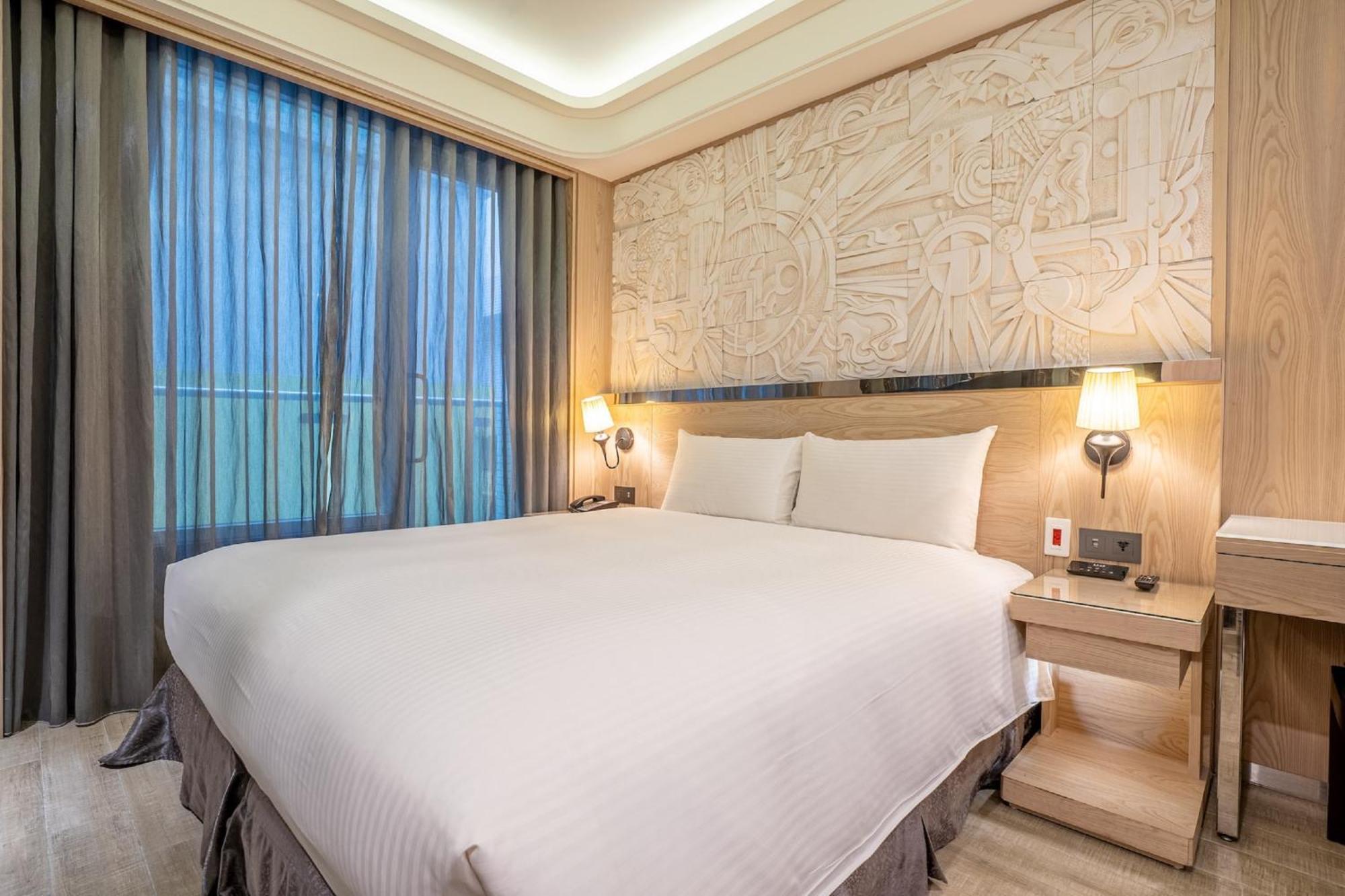 Quarantine Hotel l Guide Hotel Taichung Ziyou Esterno foto